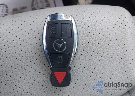 2015 Mercedes-Benz C 300 Luxury/Sport z USA, uszkodzony, nr VIN 55SWF4JB4FU052546